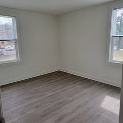 wood floor bedroom at Tivoli Gardens in the heart of Washington, D.C.